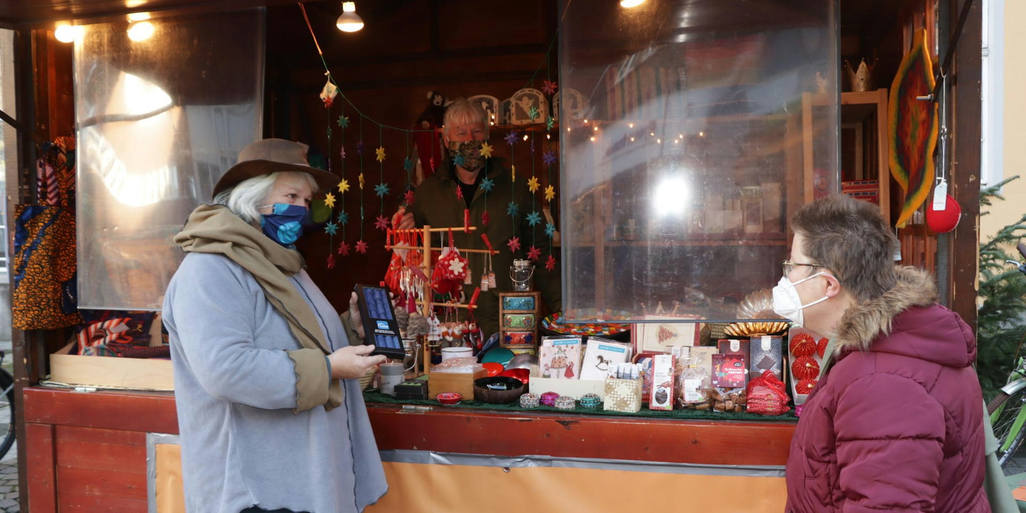 Klein, aber fein: Der Miniweihnachtsmarkt in Brühl hat schon jetzt viele Fans.