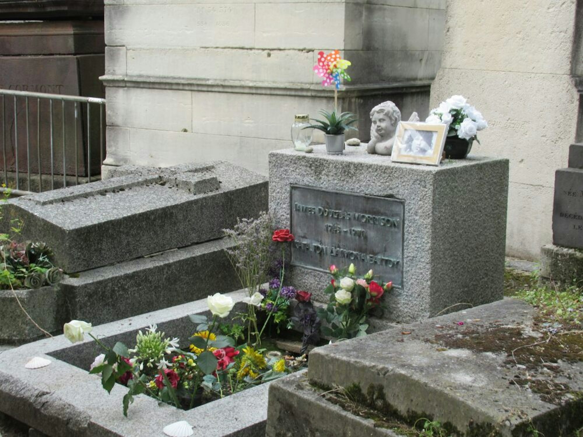 Morrisons Grab auf dem Pariser Friedhof Père Lachaise