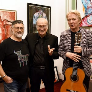 Bernd Bauer (l.) und Wulfin Lieske (r.) mit Milan Sladek.