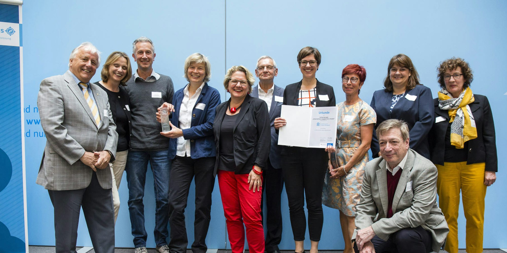 Die Kölner Delegation bei der Preisverleihung in Berlin, mit Bundes-Umweltministerin Svenja Schulze (5.v.l.)