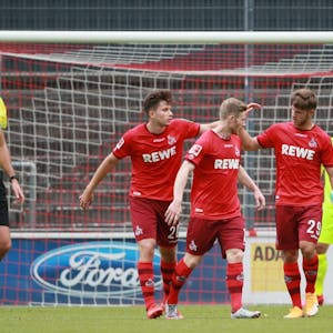 Florian Kainz (M.), Torschütze zum 2:0 für den FC