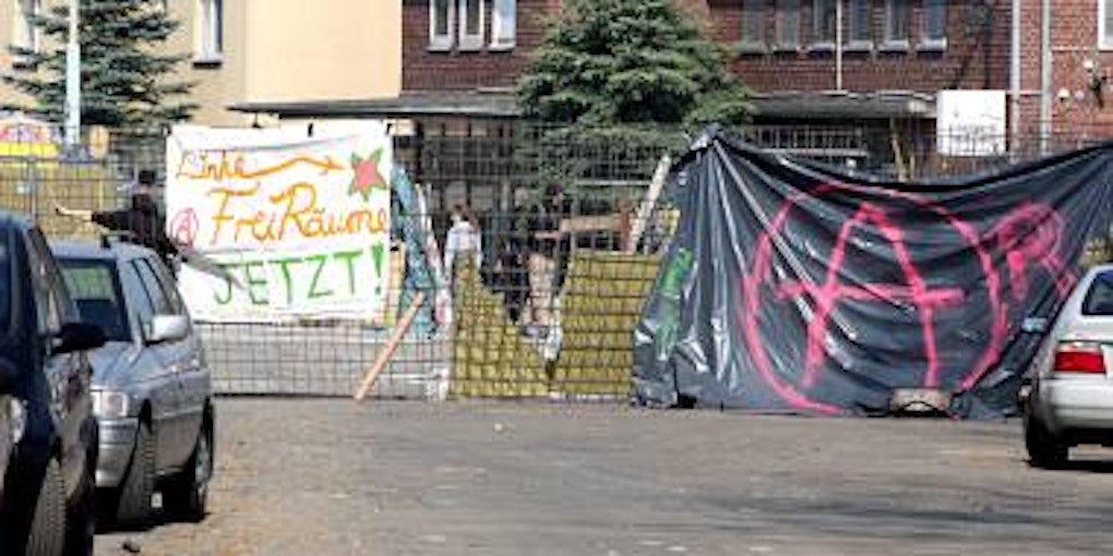Nach knapp einem Jahr Besetzung steht die Räumung des "Autonomen Zentrums" in der Wiersbergstraße 44 bevor.