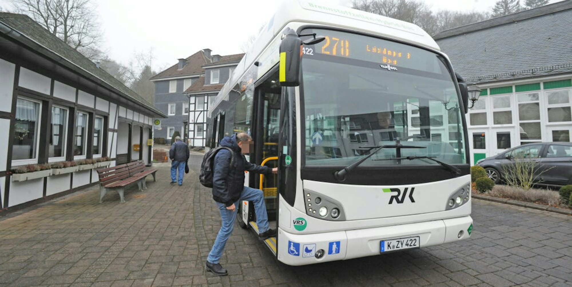 Konkurrenz zum Bürgerbus: Die VRS-Linie 278 im Pilgerheim Weltersbach.