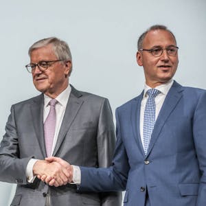 Bayers Aufsichtsratschef Werner Wenning (l.) und Vorstandsvorsitzender Werner Baumann