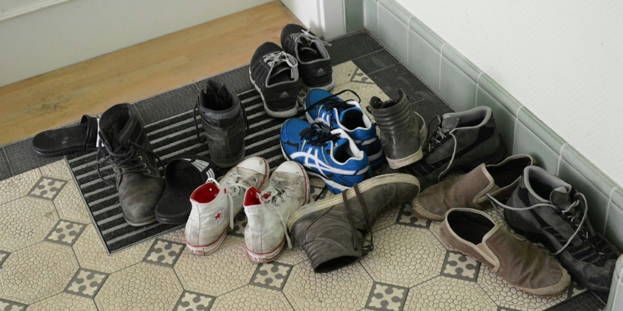 Dürfen Schuhe eigentlich vor der Wohnungstüre liegen?