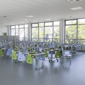 Im EvB-Gymnasium bleibt die Mensa leer.