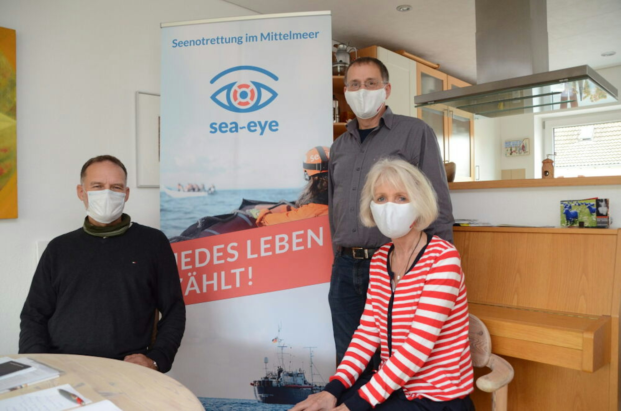 Unterstützung für die Retter auf hoher See leisten Achim Bayer, Hans Werner Meuer und Christina Owezarek-Prage, die Gründer der Ortsgruppe Troisdorf von Sea Eye.