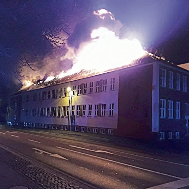 Nach den Bränden im Schleidener Sturmius-Gymnasium und weiteren Brandstiftungen wurde der jugendliche Täter ermittelt.