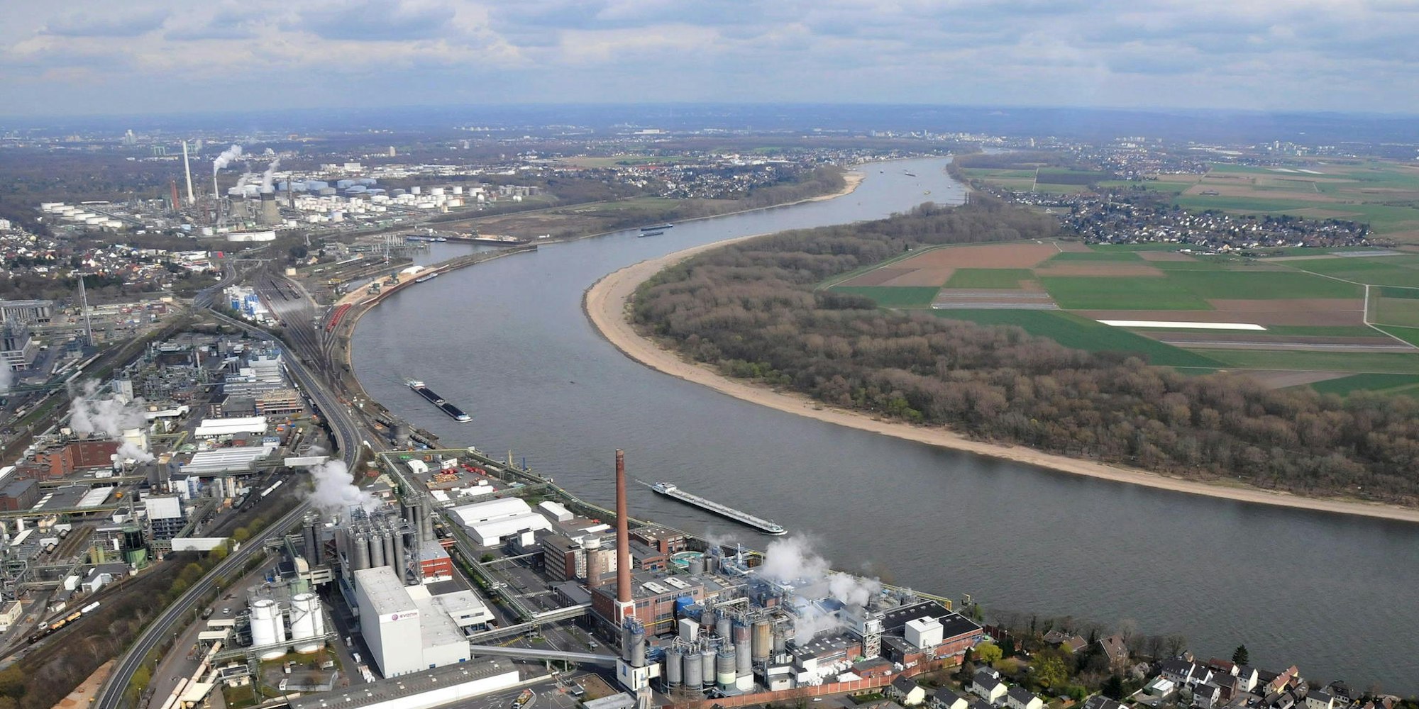 Die geplante Rheinquerung ist umstritten.