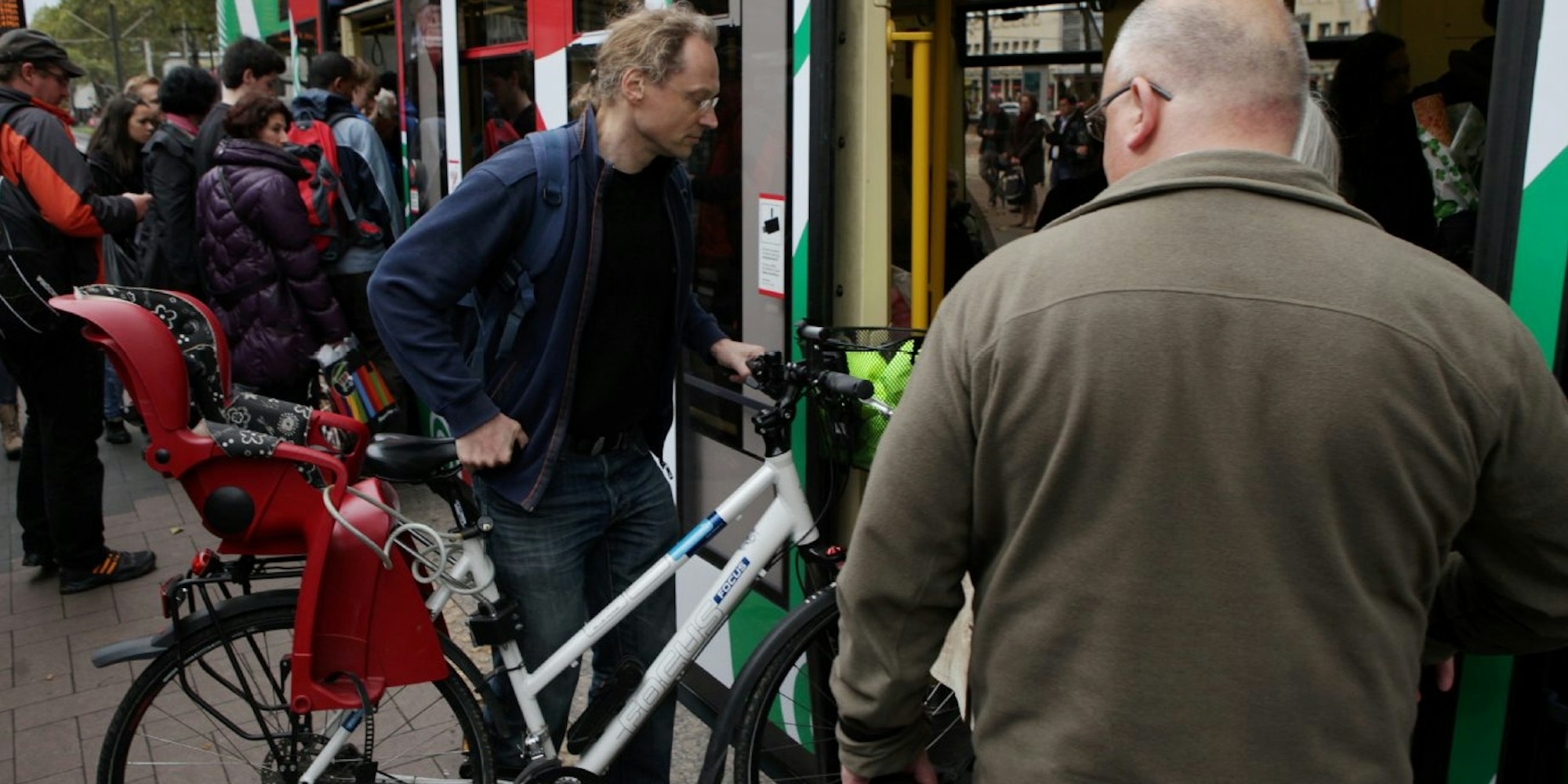 Sorgt immer wieder für Diskussionen: Fahrradmitnahme im öffentlichen Nahverkehr.