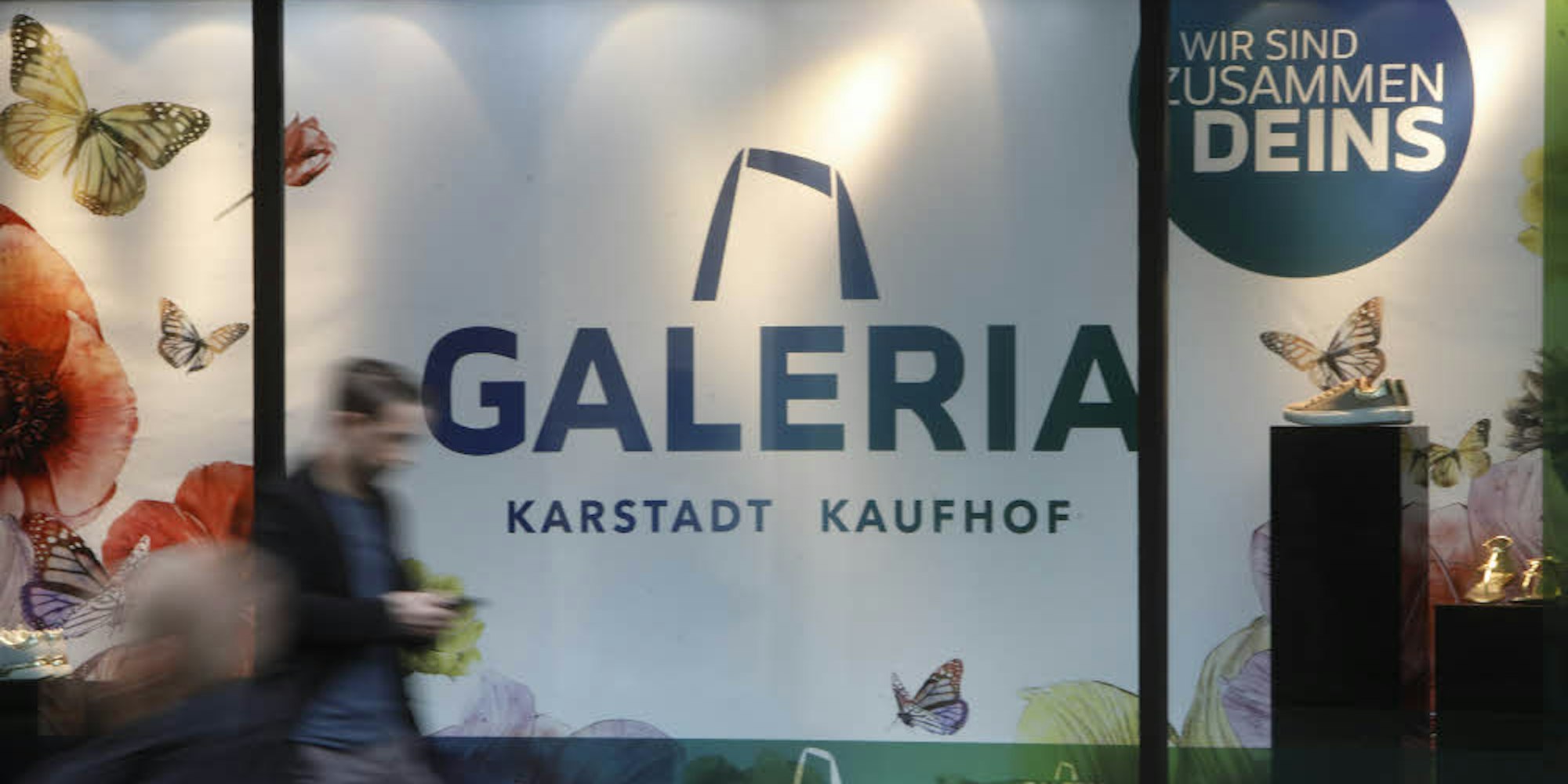 Das neue Logo enthält Elemente der fusionierten Warenhausunternehmen Karstadt und Kaufhof.