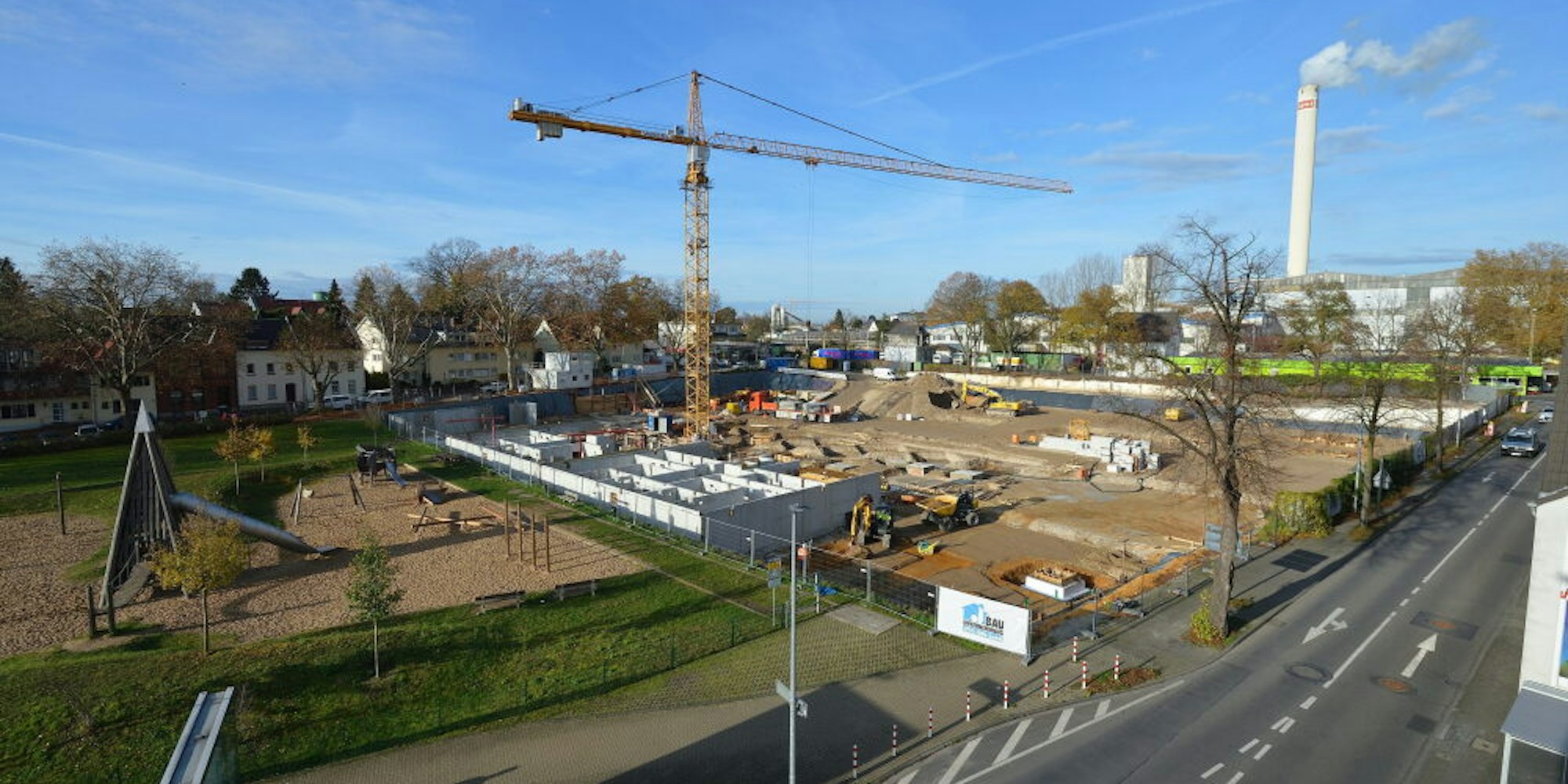 Noch laufen die Gründungsarbeiten für Keller und Tiefgarage des neuen Wohnviertels im Gladbacher Stadtteil Gronau.