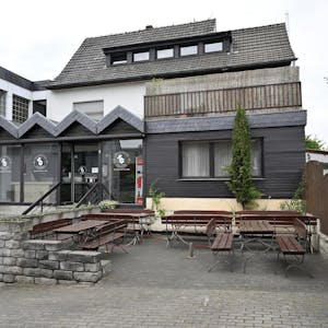 Viele Forsbacher kennen das Lokal noch als Café Vierkötter. Am Samstag öffnet es als „Spießhütte“.
