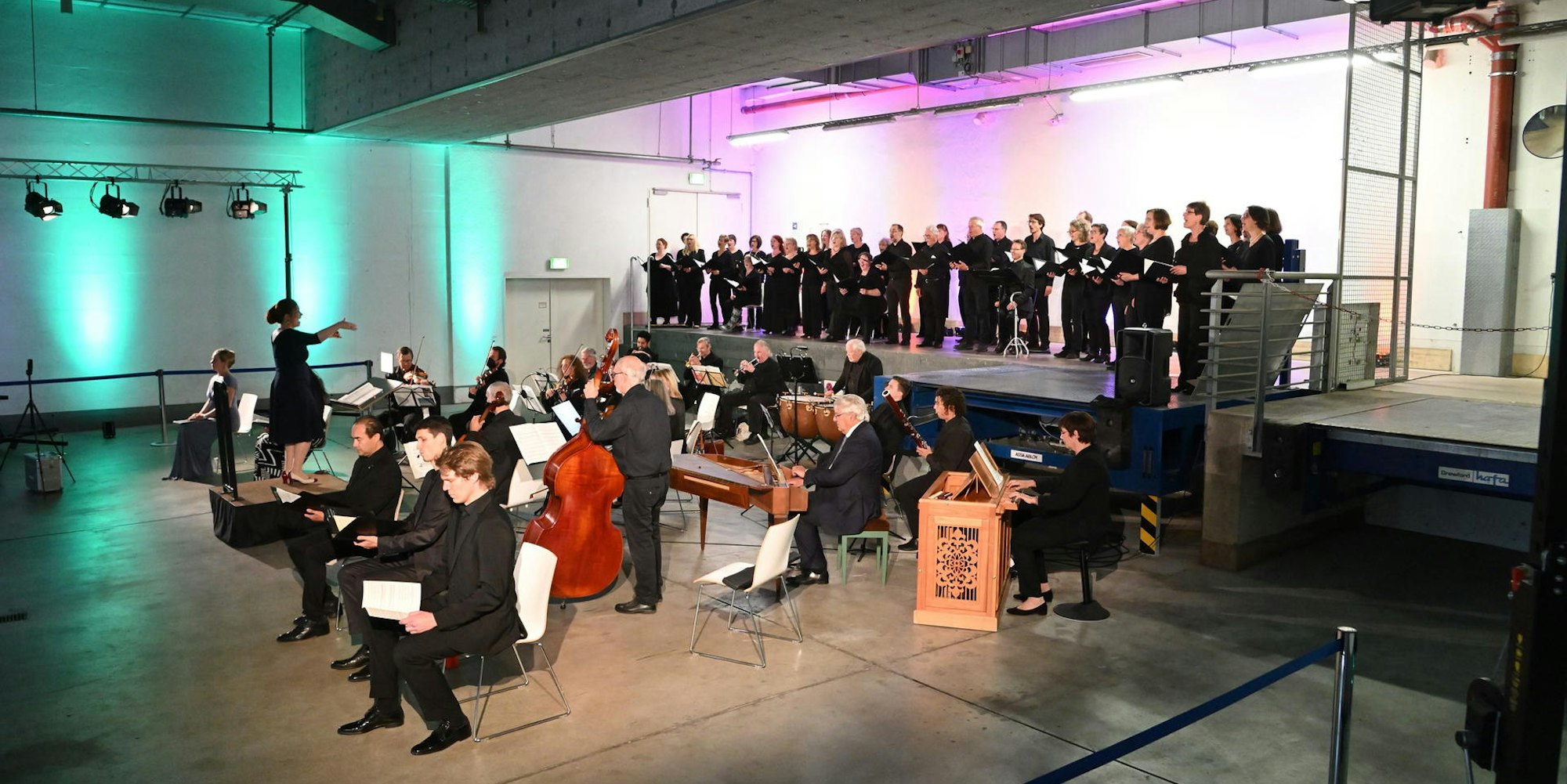 Beim Kultursommer 2021 war der Konzertchor Bergisch Gladbach in der Parkgarage der Rhein-Berg-Galerie zu erleben.