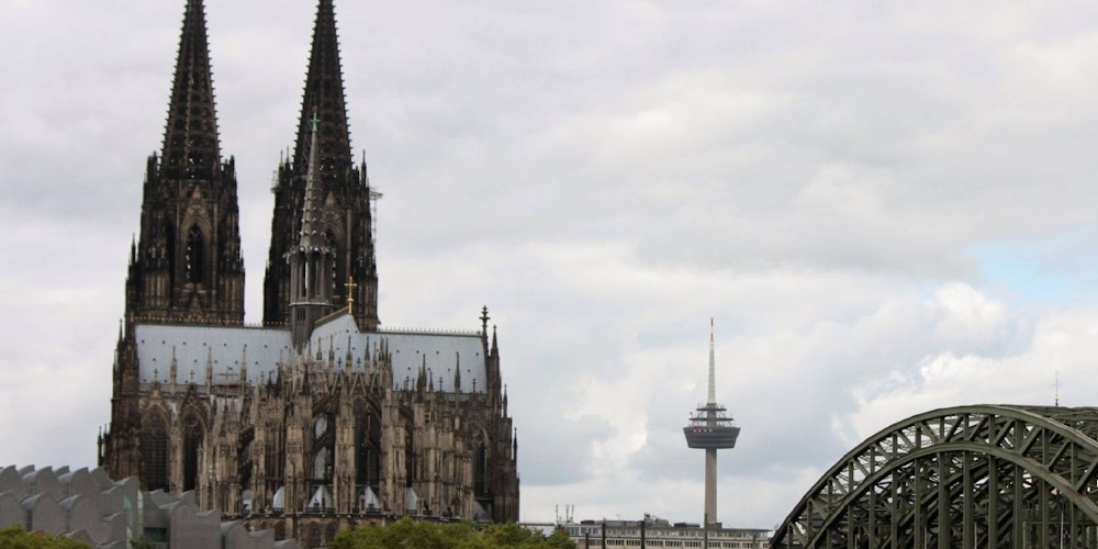 Der Kölner Dom ist das wunderschöne, geheimnisumwobene Wahrzeichen unserer Stadt. Wir zeigen Ihnen, was wirklich in ihm steckt.
