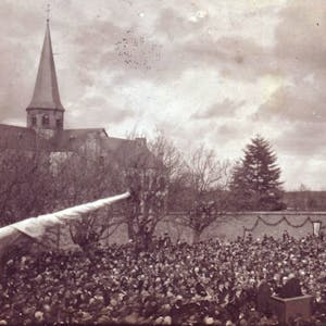 Bis zu 25.000 Wallfahrer kamen in den 1930er Jahren zum Hermann-Josef-Fest nach Steinfeld.