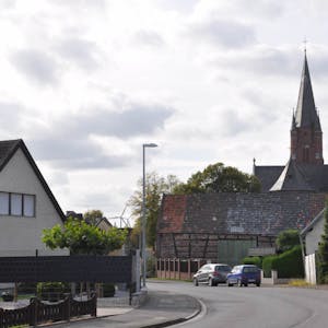 Holzweiler gehört mit rund 1400 Einwohnern neben Dackweiler und dem Hauerhof zu den Orten, die nicht umgesiedelt werden.
