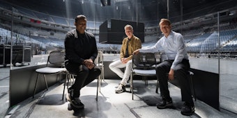 In den eigenen drei Wänden: Arena-Chef Stefan Löcher (r.), Tom Thomas (l.) und Thomas Fasshauer.