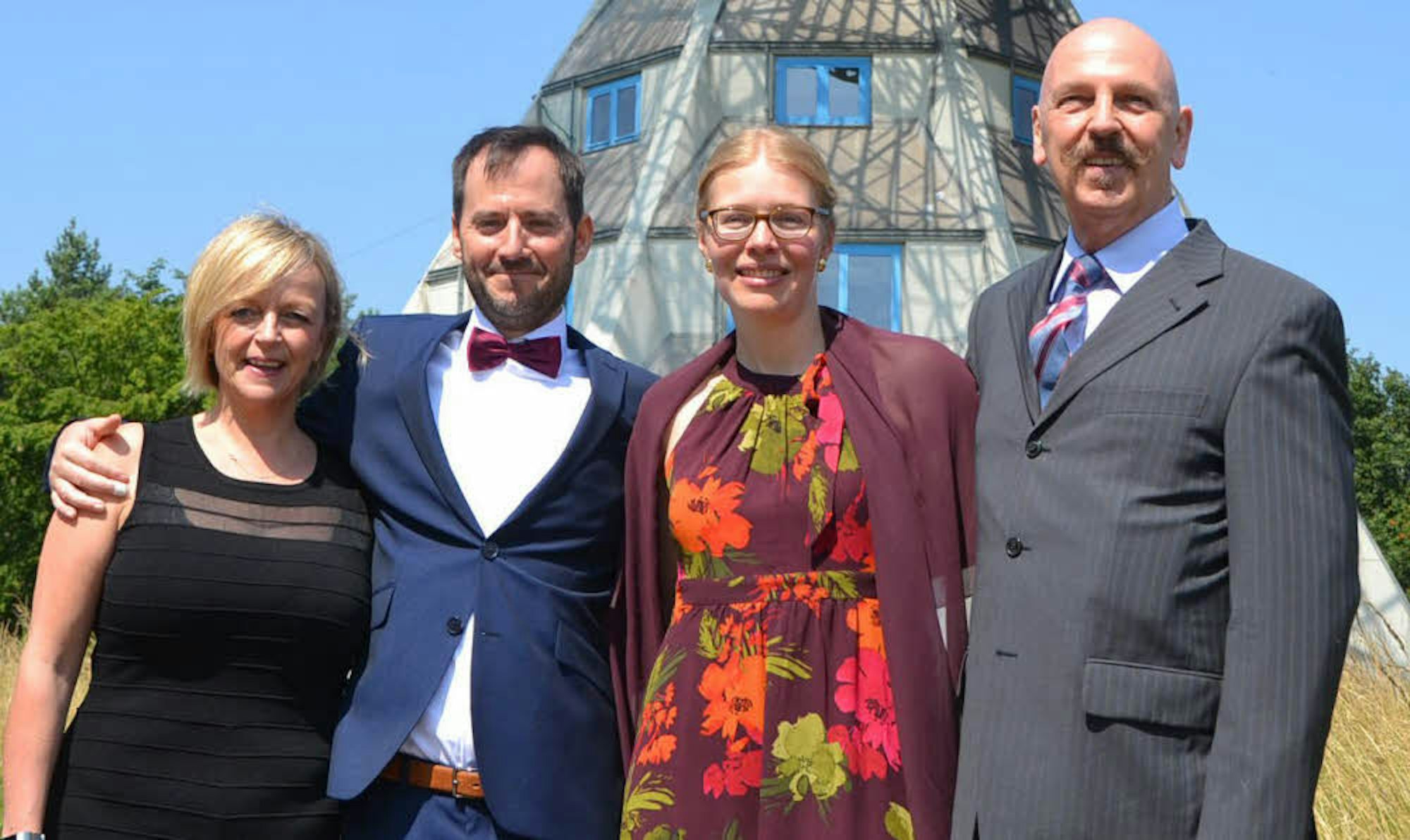 Glückwunsch: Sabine Preiser-Marian (l.) und Willi Weber (r.) mit den Ehepaar Oliver Wilhelm und Dorothee Jung-Wilhelm.