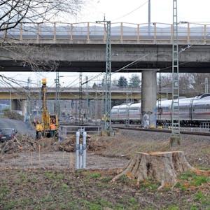 Es geht weiter mit dem Ausbau der RRX-Strecke – auch in Leverkusen. Für zwei Wochen wird der Schienenabschnitt gesperrt.