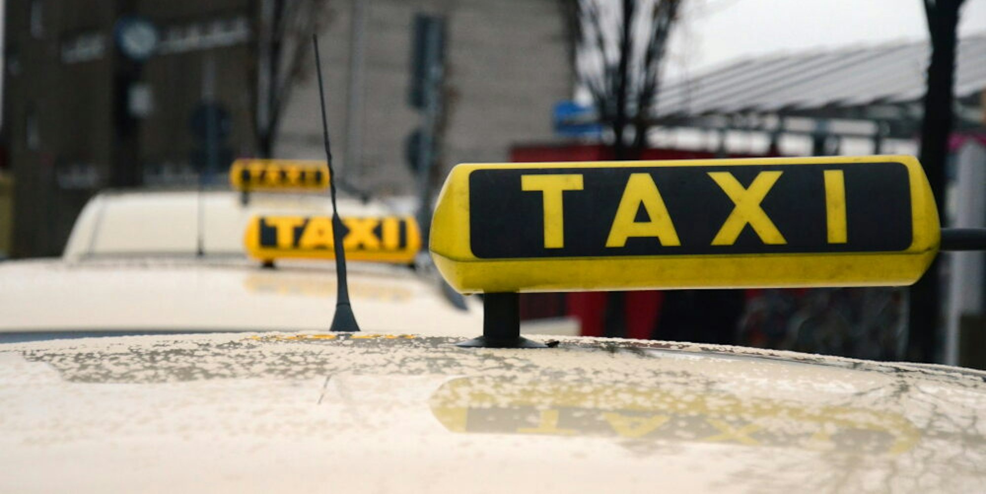 Stimmt der Kreisausschuss zu, wird Taxi fahren probeweise für drei Monate 1,50 Euro teurer.