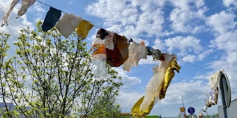 Etwa einmal die Woche sammeln die Engagierten von CleanUp Weilerswist im Gemeindegebiet Müll ein.