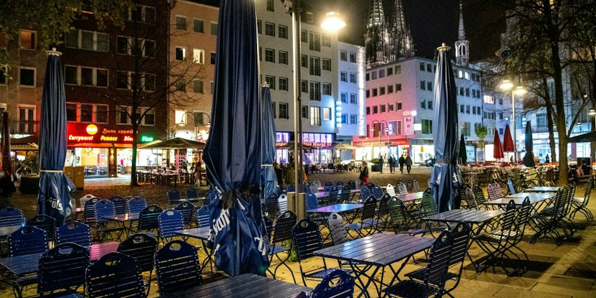 Blick auf den Alter Markt in Köln, auf dem derzeit nur wenig Betrieb herrscht.