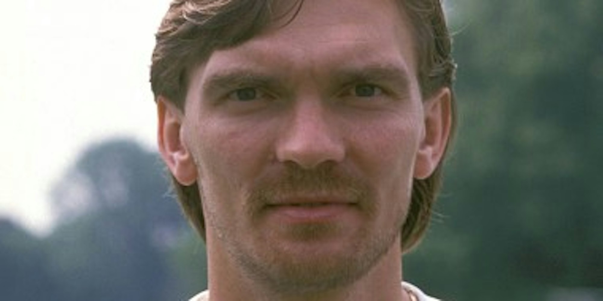 Der Ex-FC-Profi Paul Steiner, hier zum Saisonbeginn 1989/90 im damaligen Trikot des 1. FC Köln. (Archivbild: imago/WEREK)