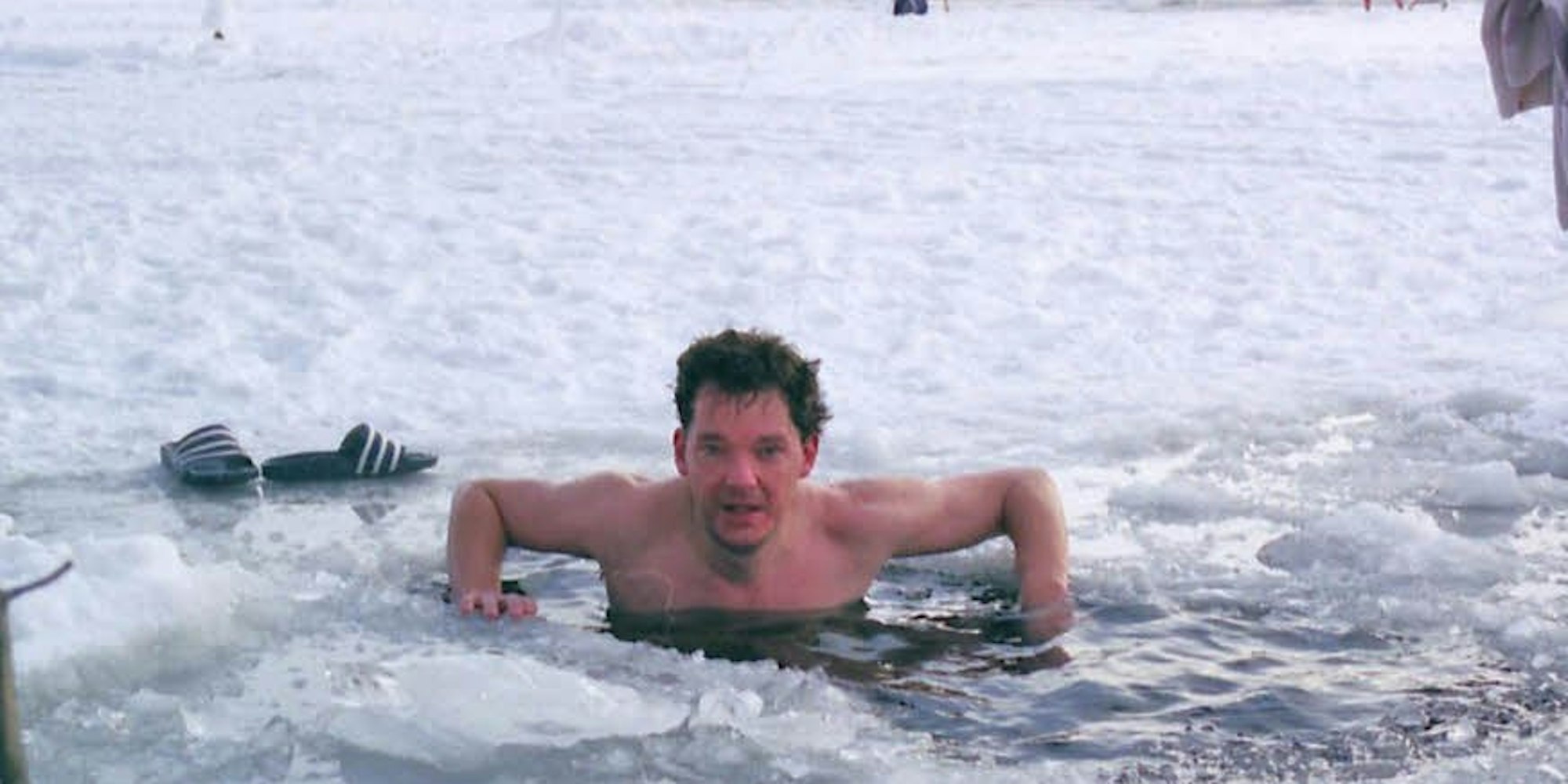 Magnus Heier in einem finnischen See