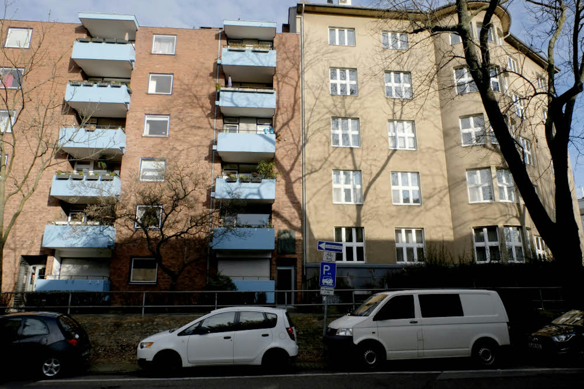 August Bebel wuchs in den Deutzer Kasematten auf. Heute findet sich an der Kasemattenstraße 8 moderne Wohnbebauung. Eine Seltenheit für Köln: Eine Gedenktafel erinnert an den berühmten Arbeiterführer, der hier das Licht der Welt erblickte.