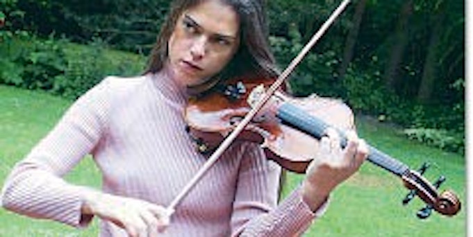 Bereits mit 22 Jahren gehört der alltägliche Umgang mit der Violine für die erst 22-Jährige Heimhild Wolter aus Strempt zum festen Bestandteil ihres Lebens.