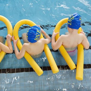 Manche Schwimmbäder öffnen wieder für Schulen.