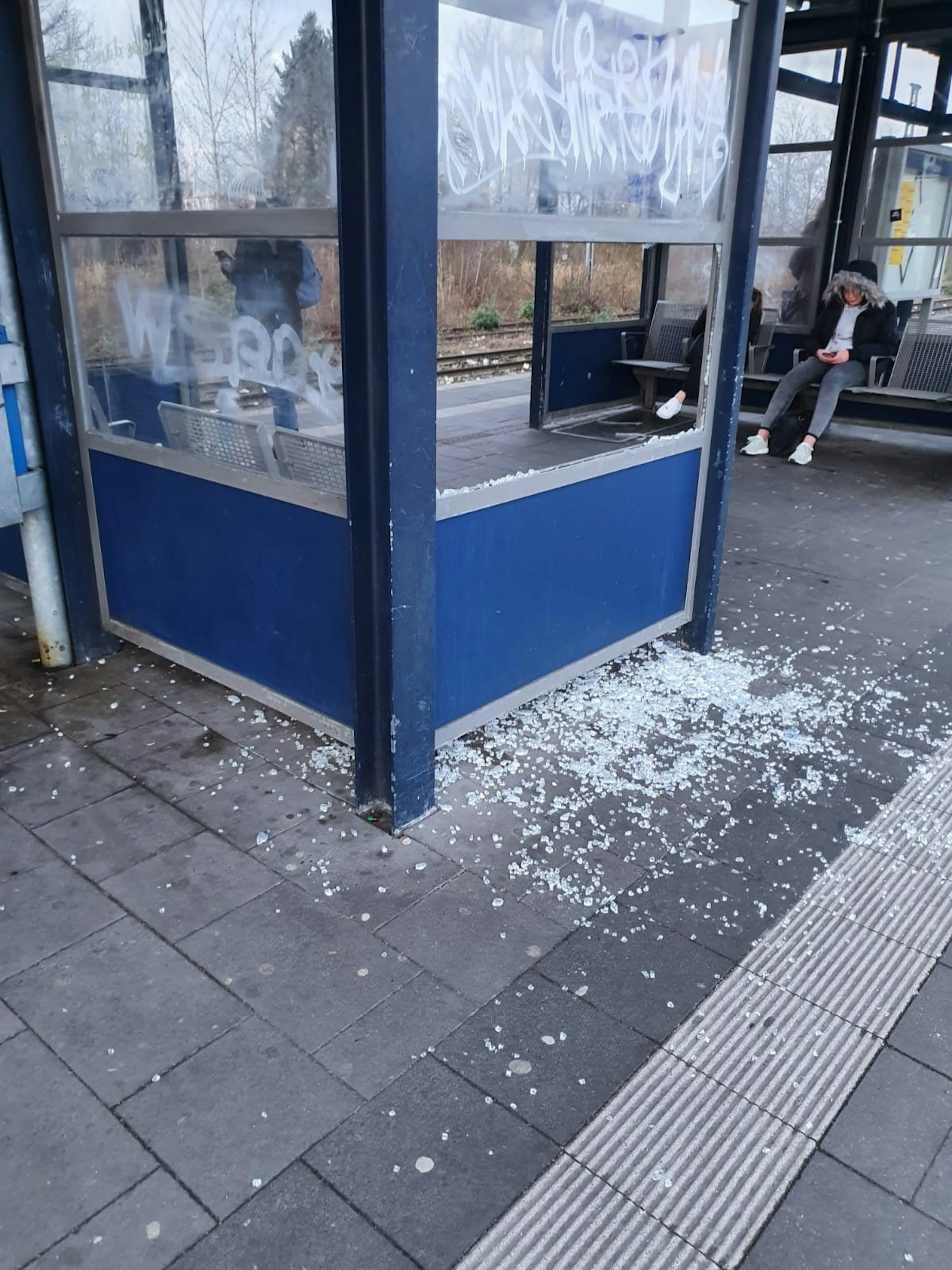 Bergheim_Bahnhof_Quadrath-Ichendorf_Vandalismus