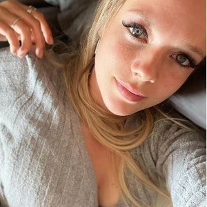 Anne Wünsche auf einem Selfie in ihrer Ferien Wohnung auf Mallorca am 8. April 2021