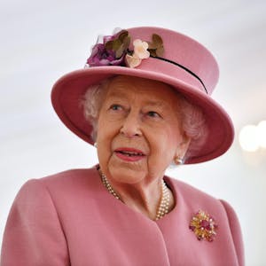 Queen Elizabeth dpa 120422