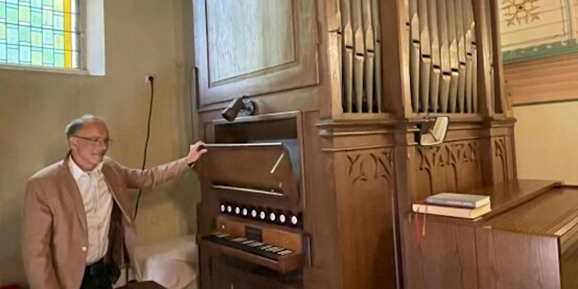 Der Kirchenmusiker und Orgelspezialist Donatus Haus hält die Kalscheuer-Orgel für ein Juwel, da sich das komplette Instrument noch im Originalzustand befindet.