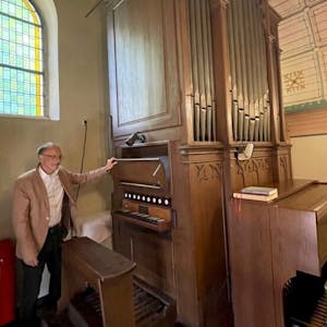 Der Kirchenmusiker und Orgelspezialist Donatus Haus hält die Kalscheuer-Orgel für ein Juwel, da sich das komplette Instrument noch im Originalzustand befindet.