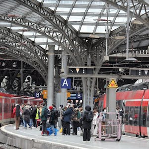 Züge Hbf Köln 010422