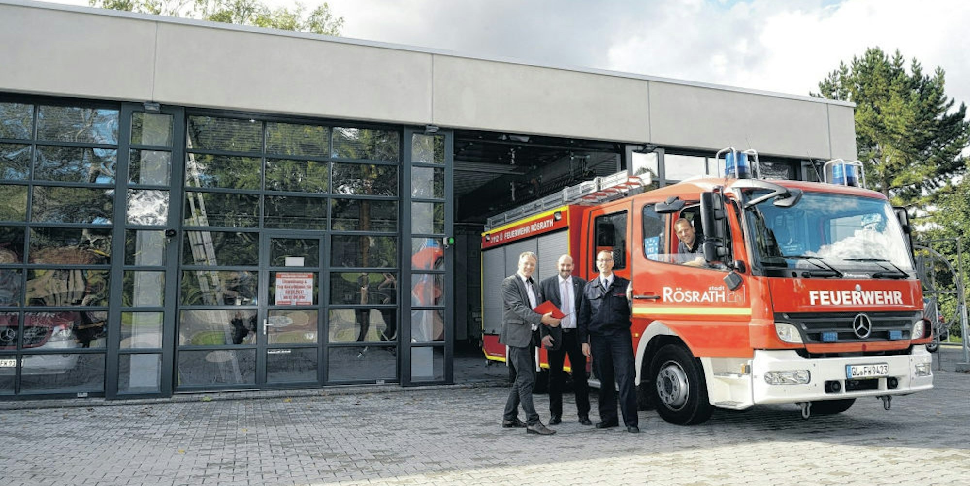 Einer der beiden Rösrather Rettungswagen wird ab Samstag im Feuerwehrgerätehaus Forsbach stationiert.