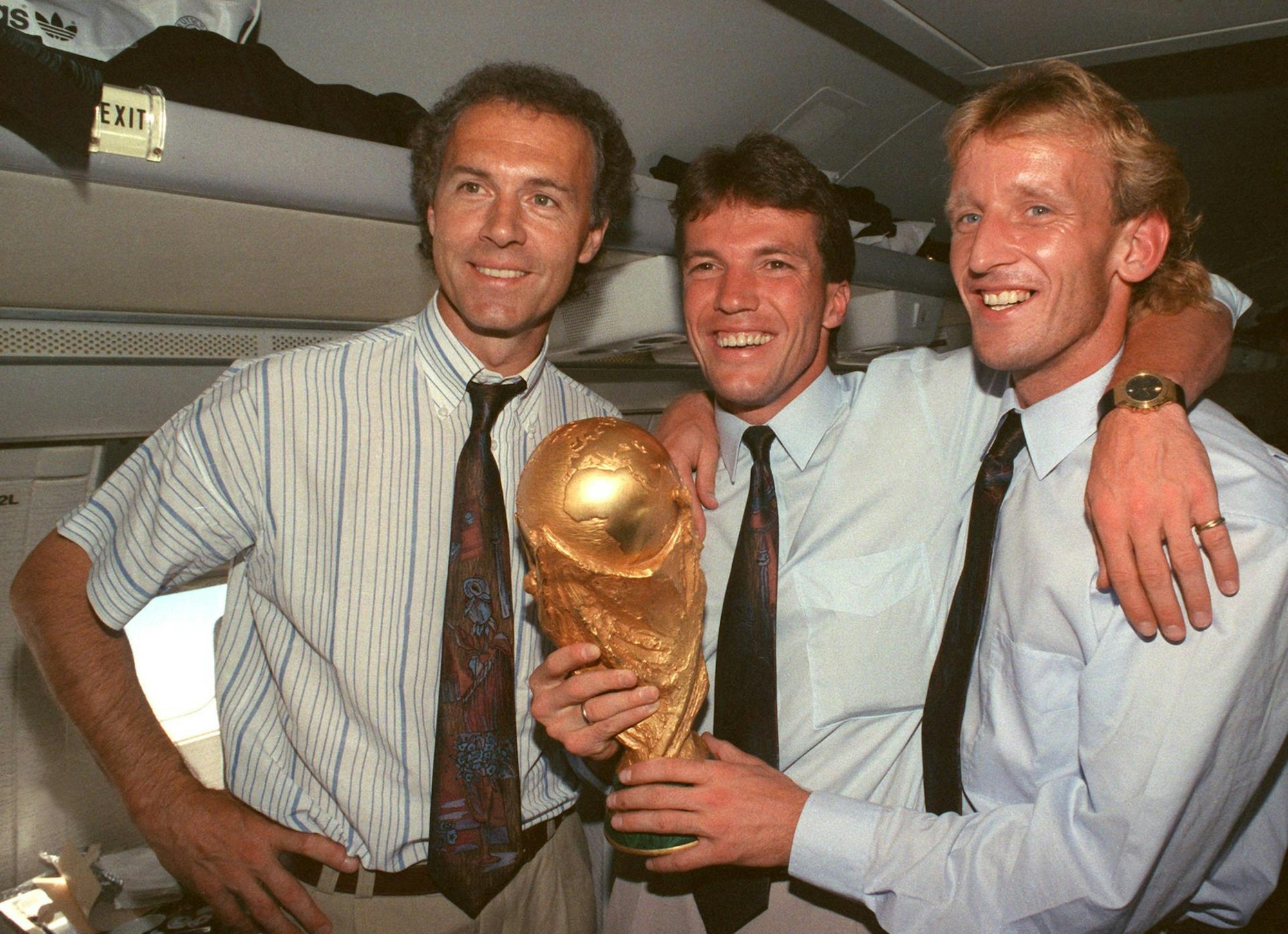Beckenbauer Matthäus Brehme WM-Pokal 1990