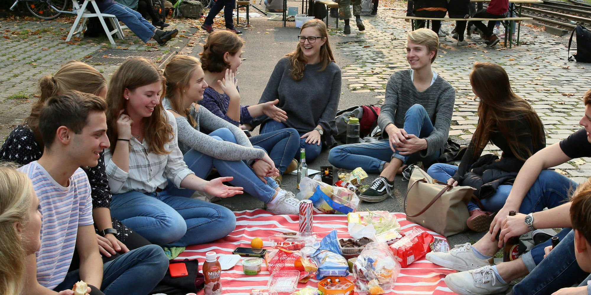 Picknicken für saubere Luft und eine höhere Aufenthaltsqualität an der Zülpicher Straße