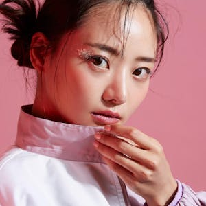 Junge koreanische Frau K-Pop
