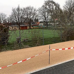 Die Stadt Euskirchen hat in Kuchenheim einen Parkplatz für Besucher des Sportplatzes angelegt.