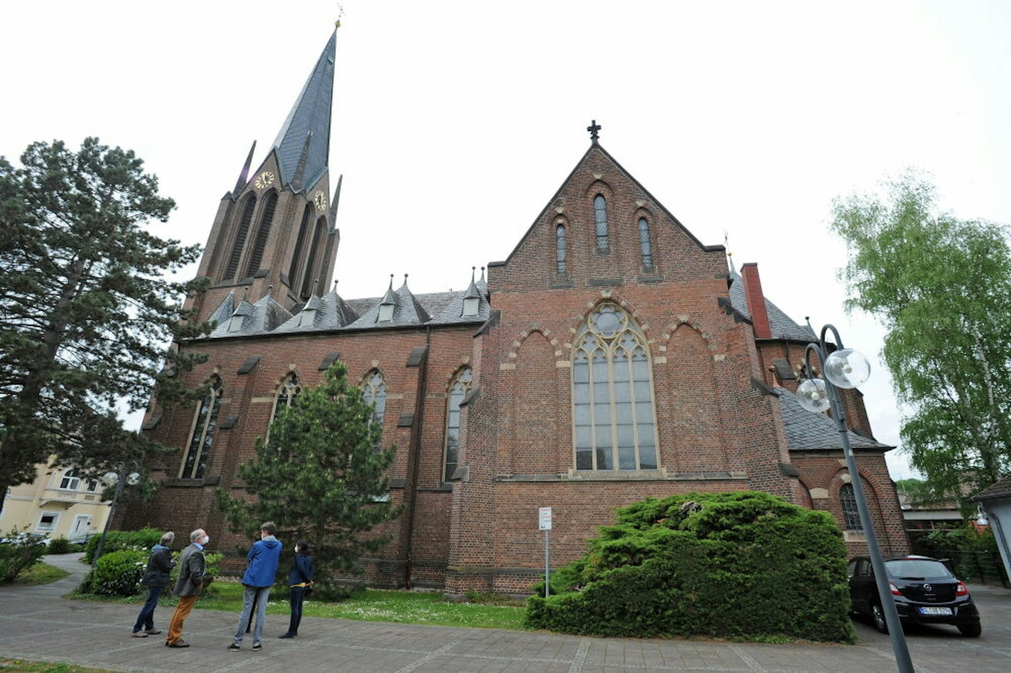 Die Kirche St. Johannes Baptist ist 1904 im Stil der Neugotik errichtet worden. Vor sieben Jahren wurden die Fenster rundum saniert.