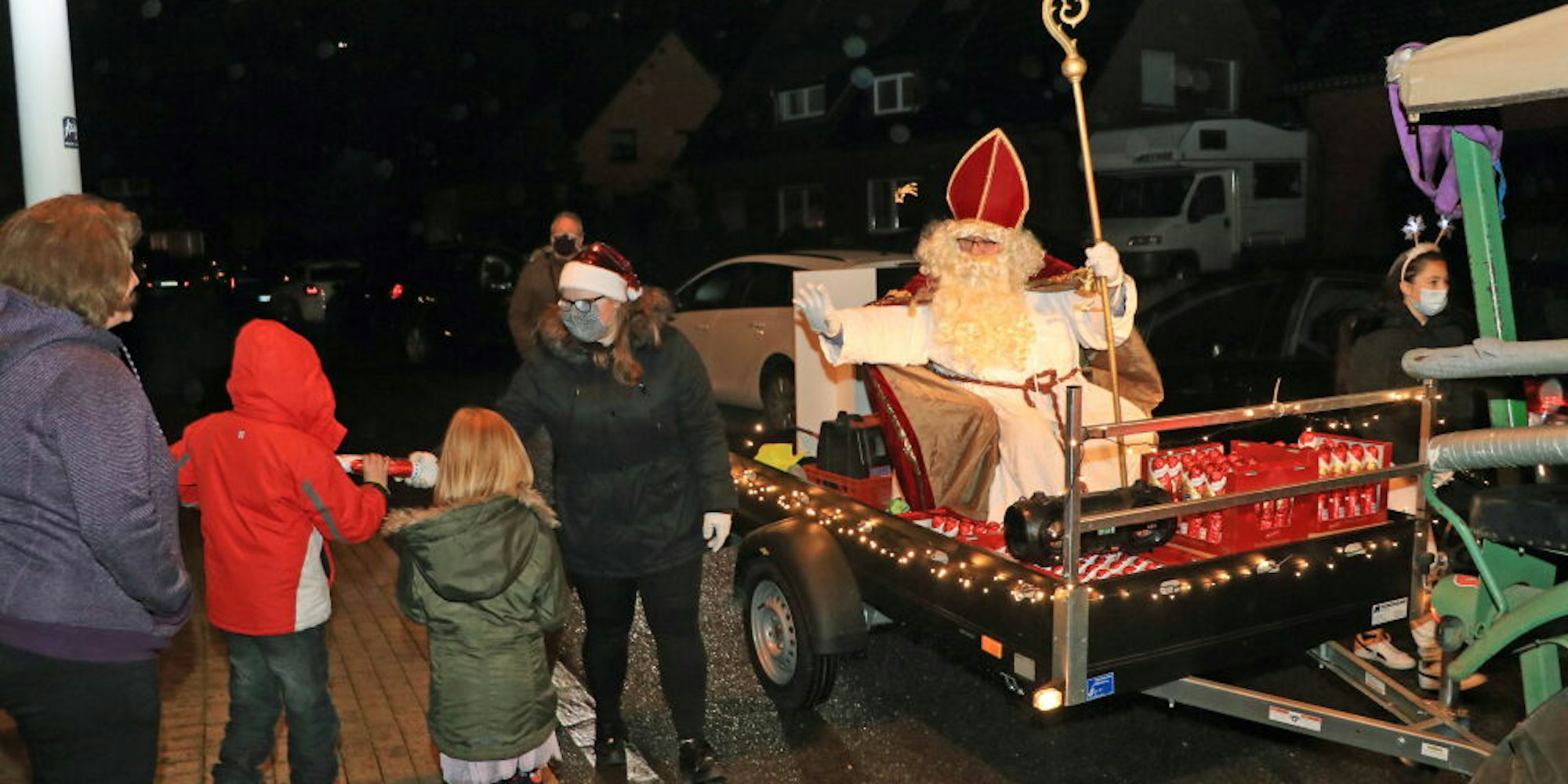 Der Nikolaus überraschte die Kinder in Grefrath.