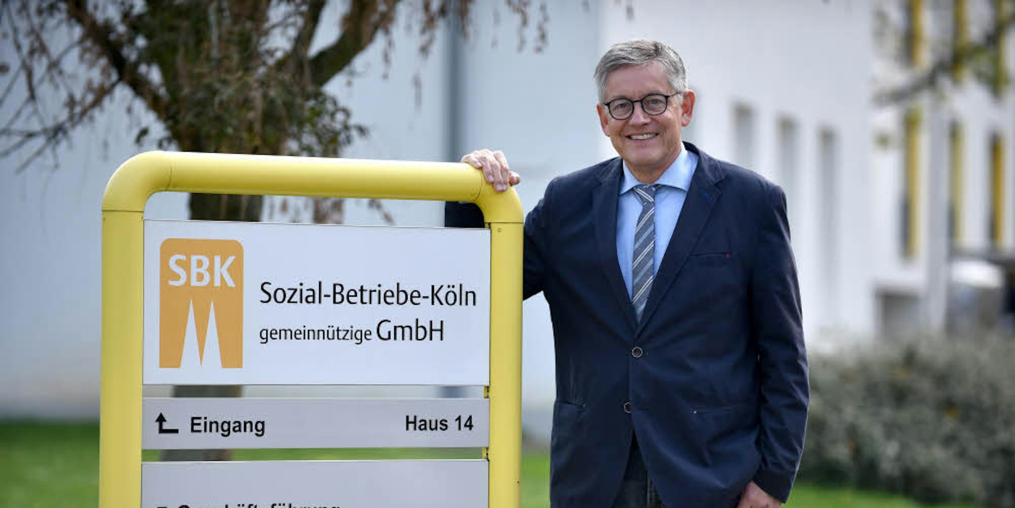 Auch mit 67 Jahren hat Otto B. Ludorff noch Freude an der Arbeit als Geschäftführer der Sozial-Betriebe Köln.