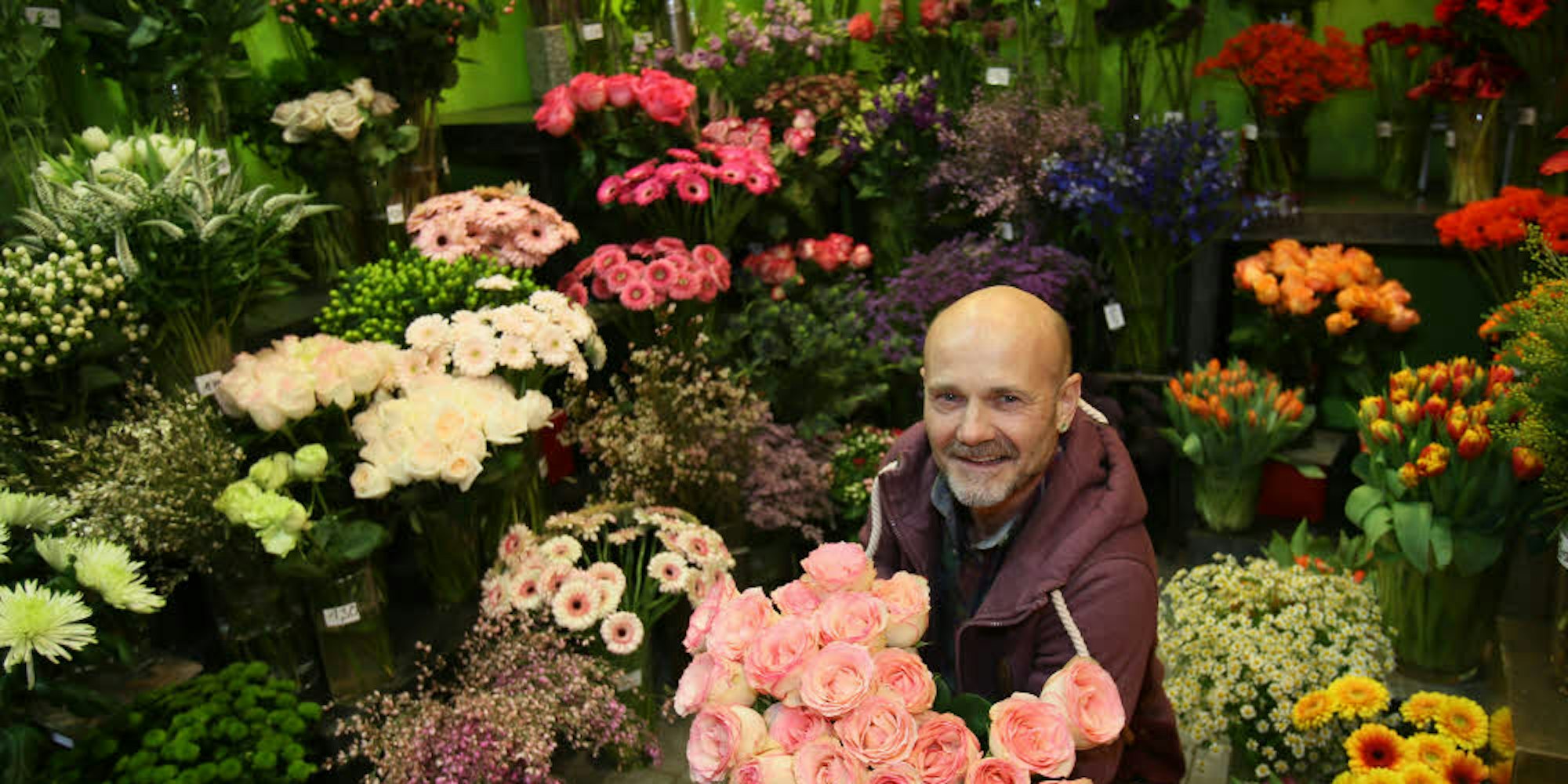 Floristmeister Roland Schimmel-Pfennig muss für seinen Beruf früh aufstehen.