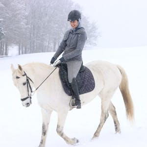 Mit ihrem Pferd Silver erkundete Silvana Fiedler aus Welpe die Gegend oberhalb von Heidberg.