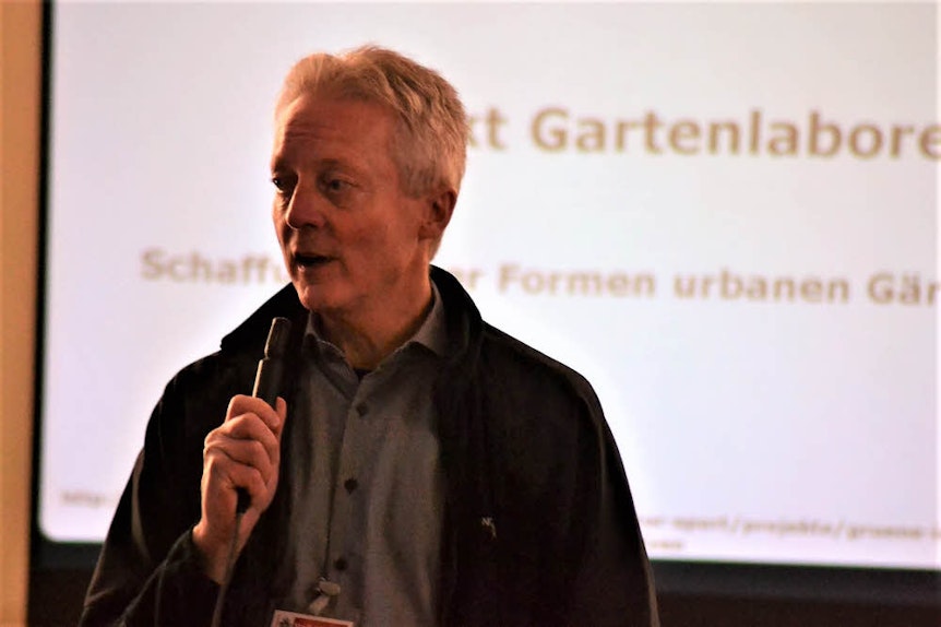 Stellt das Gartenlabor vor: Dr. Joachim Bauer vom Grünflächenamt.