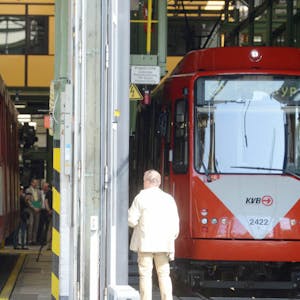 Aus Alt mach Neu: Die Kölner Verkehrs-Betriebe modernisieren ihre alten Stadtbahnen – auch aus Kostengründen.